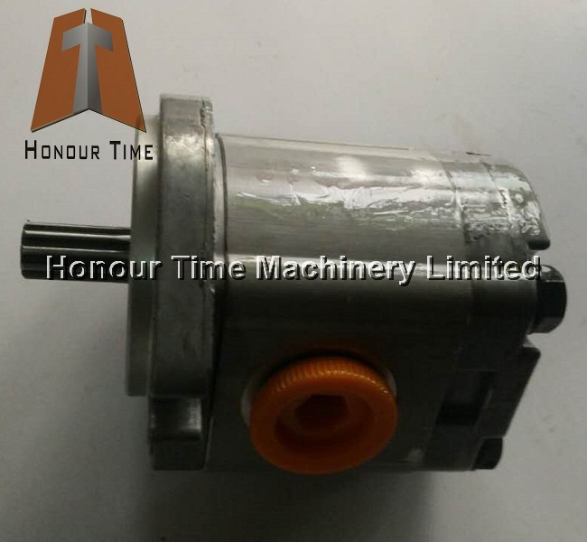Hot Sell EX200-3 EX200-5 HPVO102 Gear pump for hydraulic pump parts